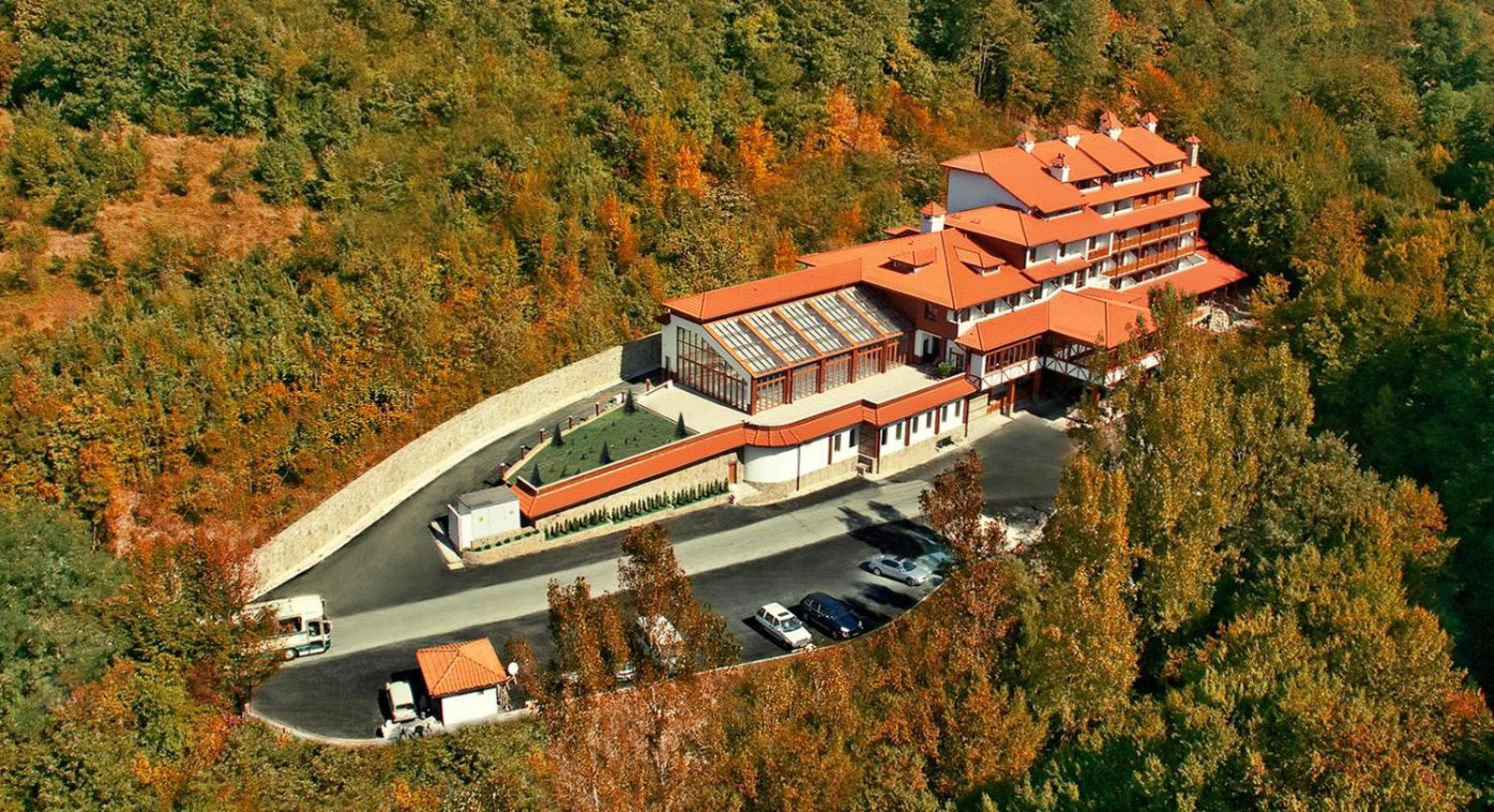 Hotel Bozhentsi Chernevtsi Exterior photo